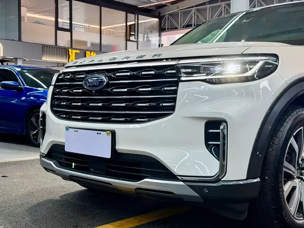Ford Explorer — фото 6