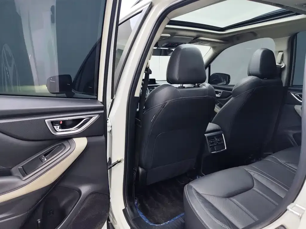 Subaru Forester — фото 9