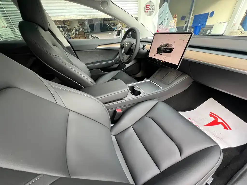 Tesla Model 3 — фото 8