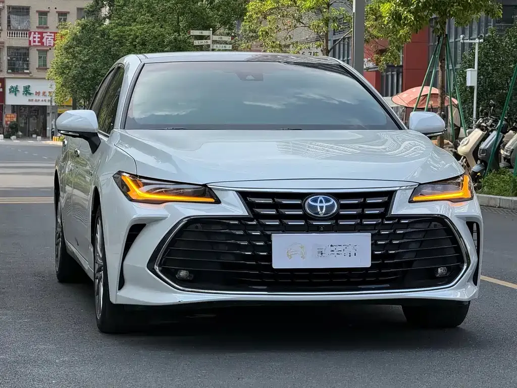 Toyota Avalon — фото 6