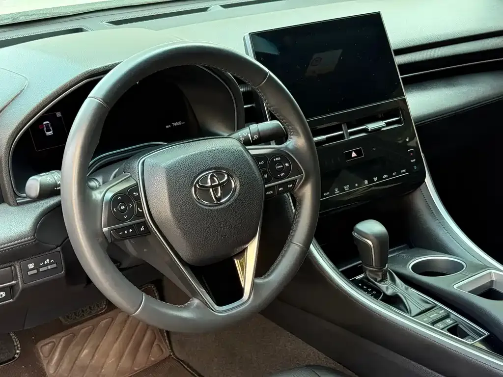Toyota Avalon — фото 2
