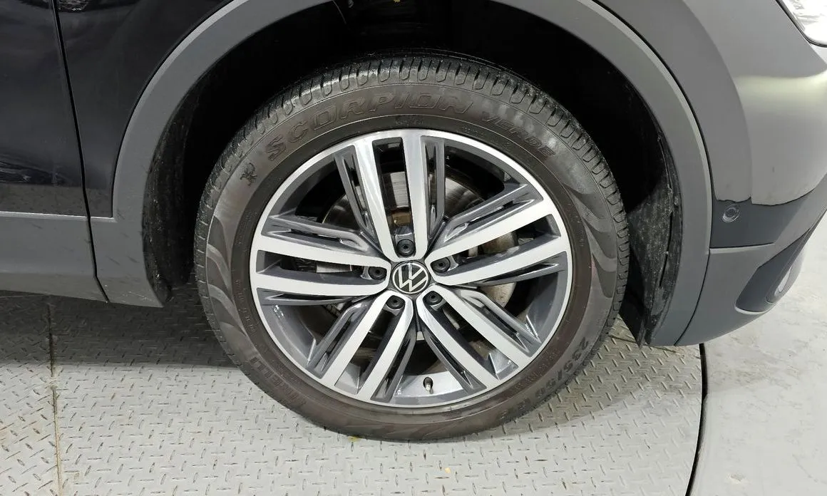 Volkswagen Tiguan — фото 10