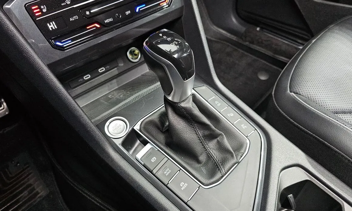Volkswagen Tiguan — фото 8