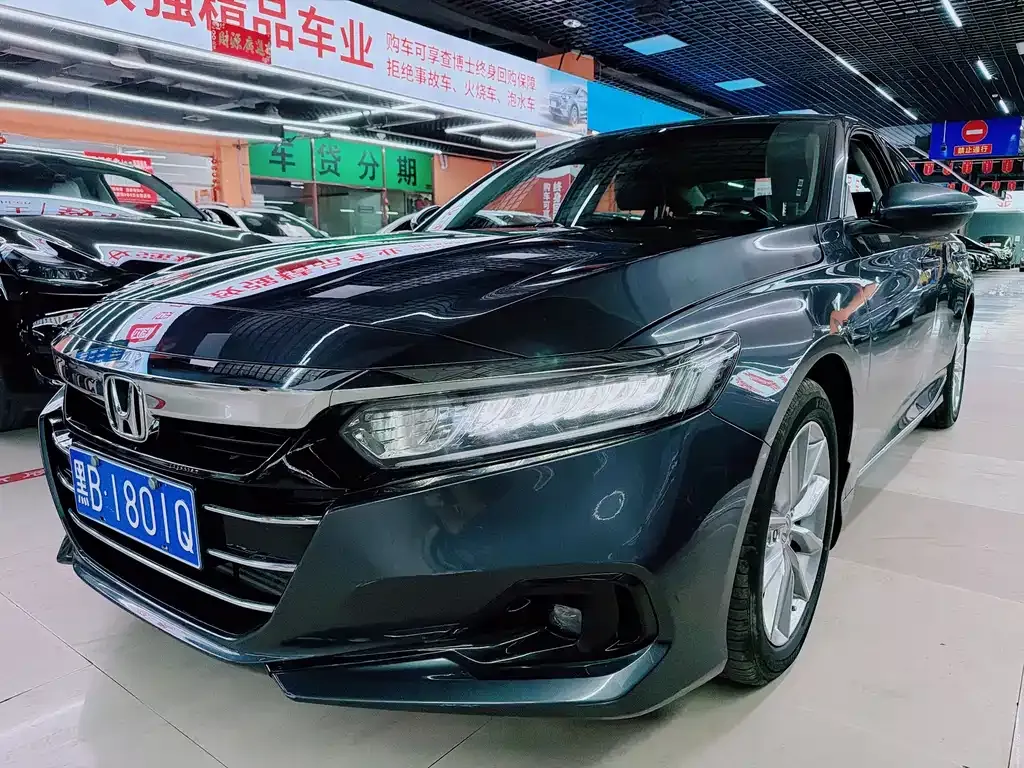 Honda Accord — фото 1