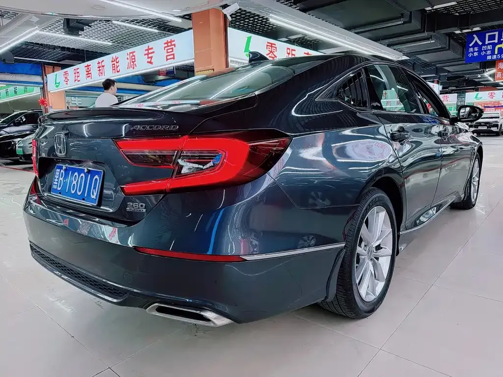 Honda Accord — фото 3