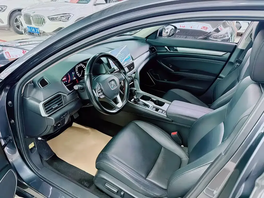 Honda Accord — фото 8