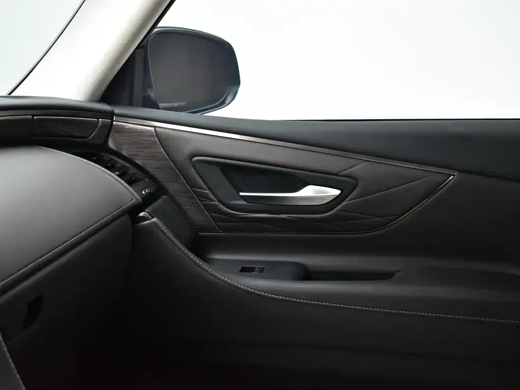 Toyota Vellfire — фото 2