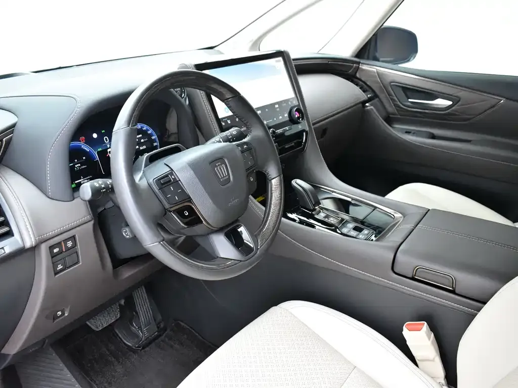 Toyota Vellfire — фото 9