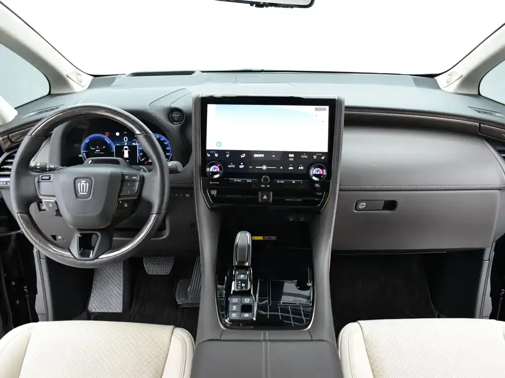 Toyota Vellfire — фото 8