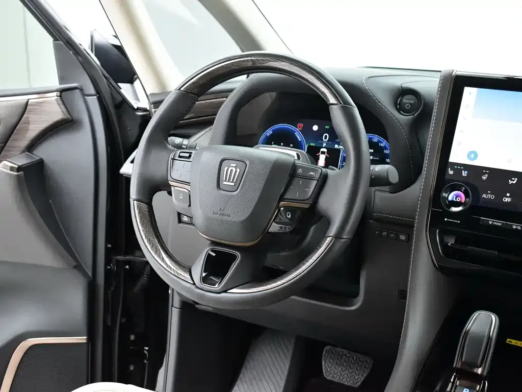 Toyota Vellfire — фото 4