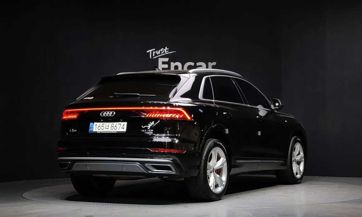 Audi Q8 — фото 5