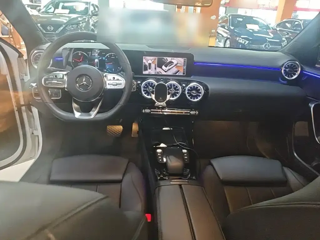 Mercedes-Benz A-Class — фото 10