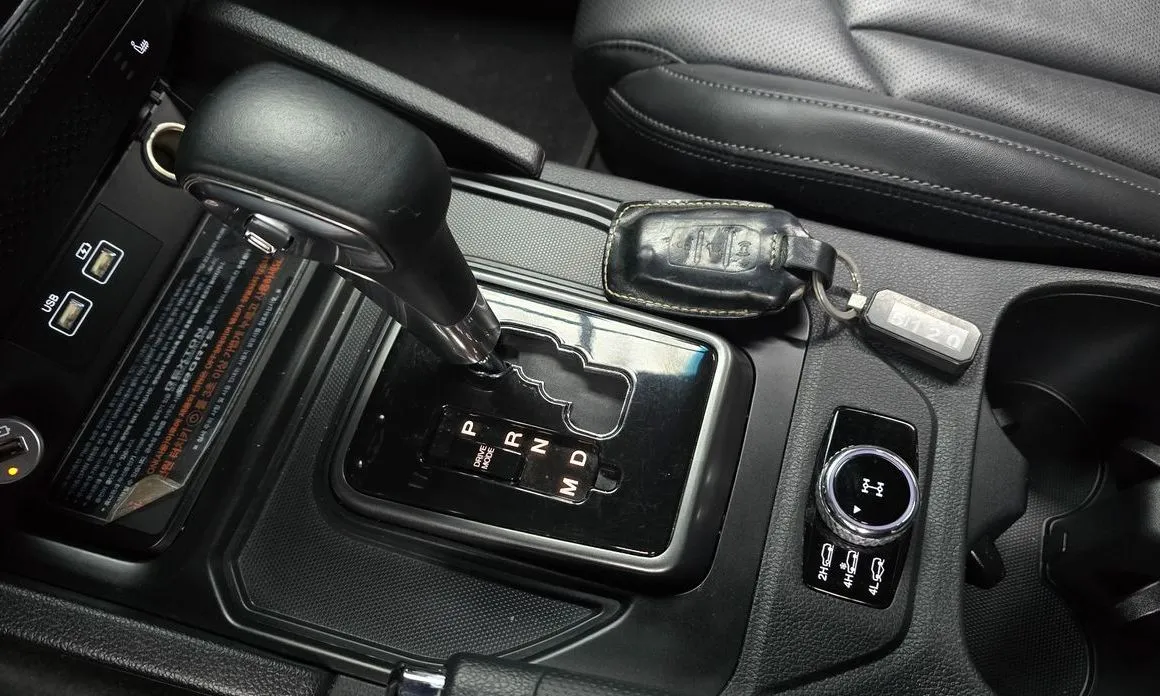 KG Mobility (Ssangyong) Rexton — фото 10