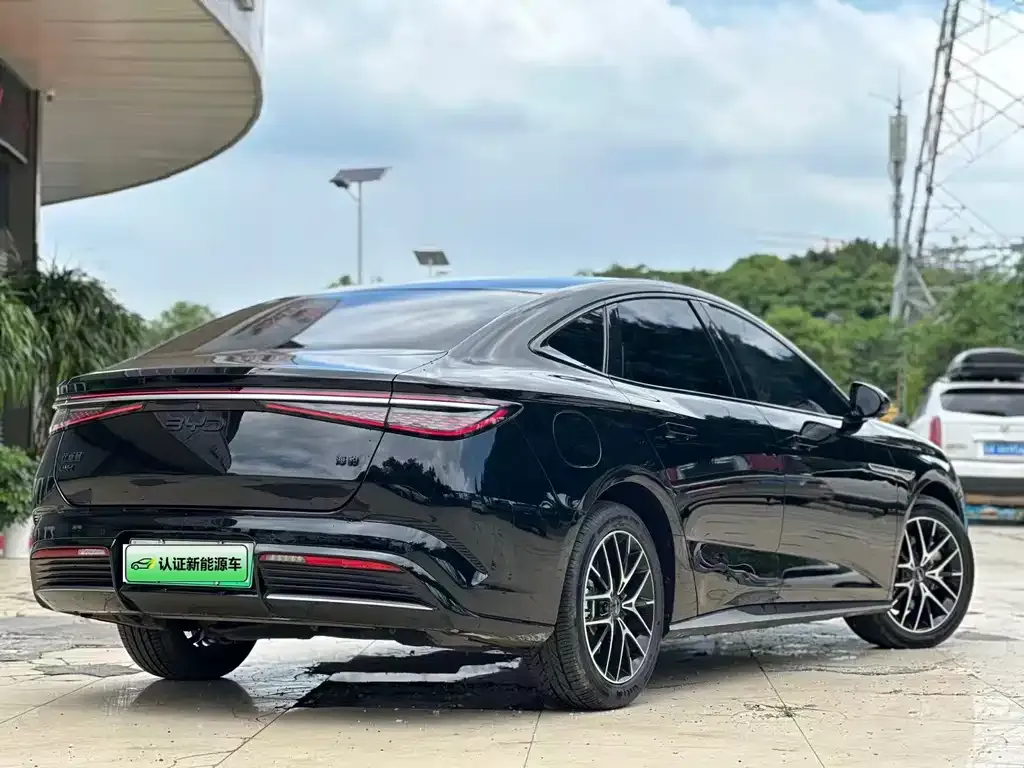 BYD Seal — фото 3