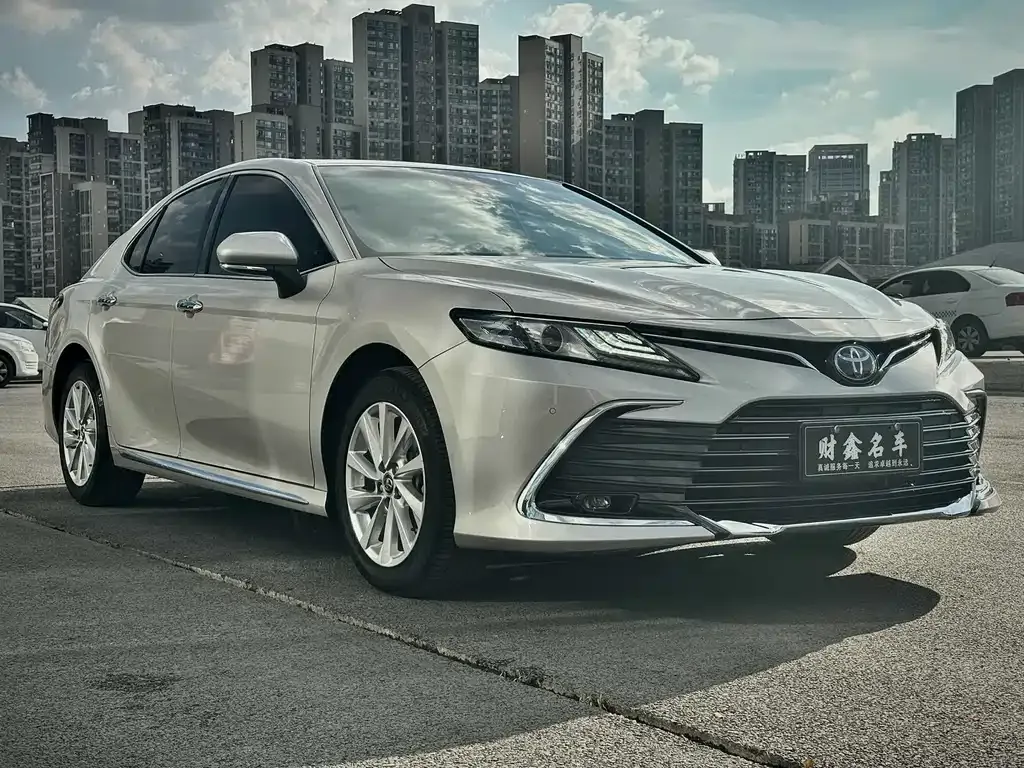 Toyota Camry — фото 10