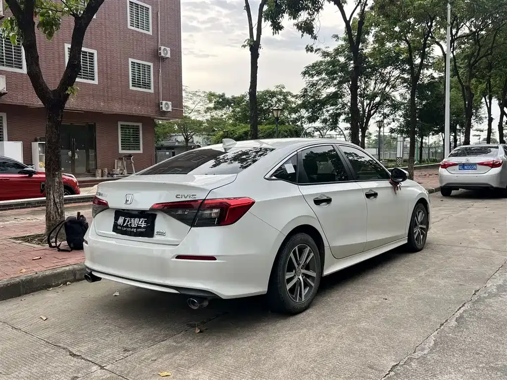 Honda Civic — фото 9