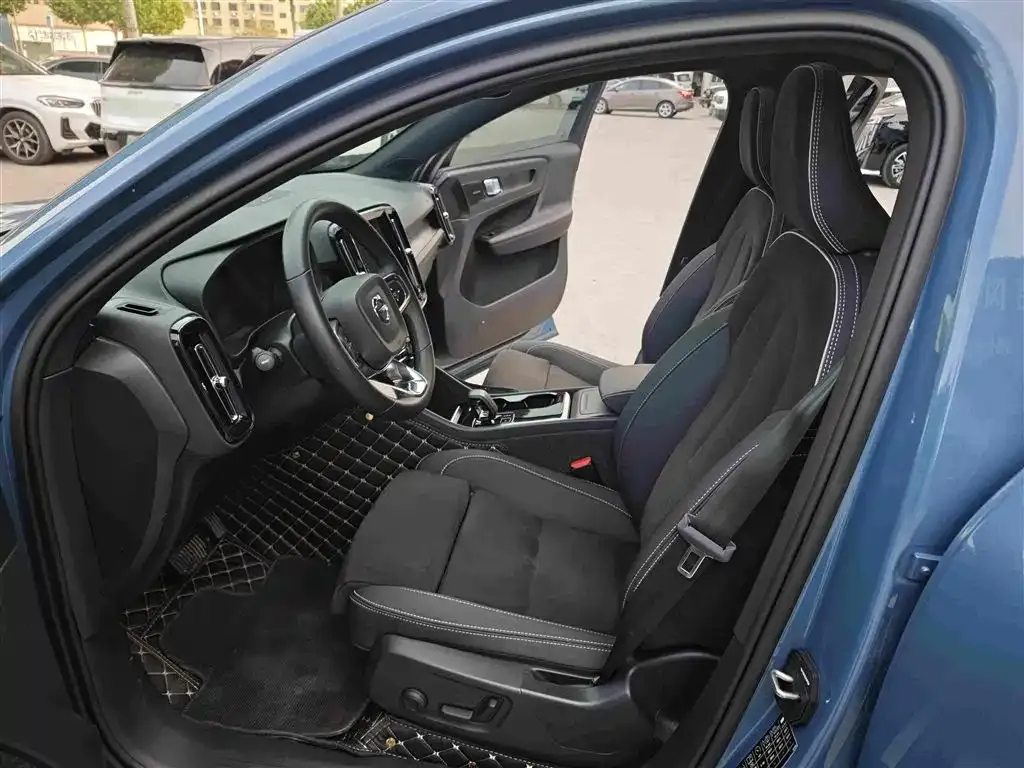 Volvo C40 — фото 2