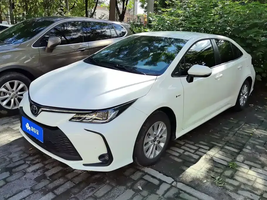 Toyota Corolla — фото 1