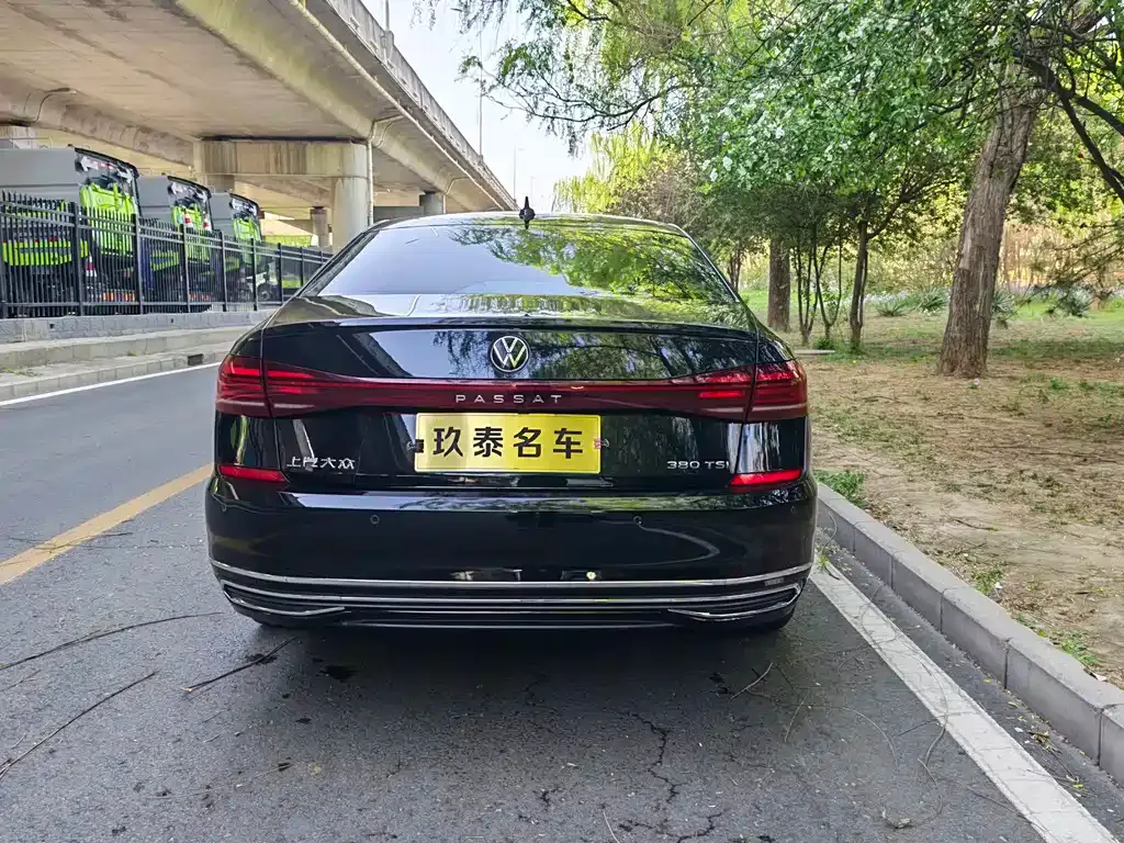 Volkswagen Passat — фото 6