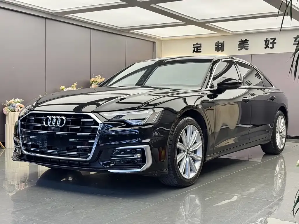 Audi A6L — фото 1