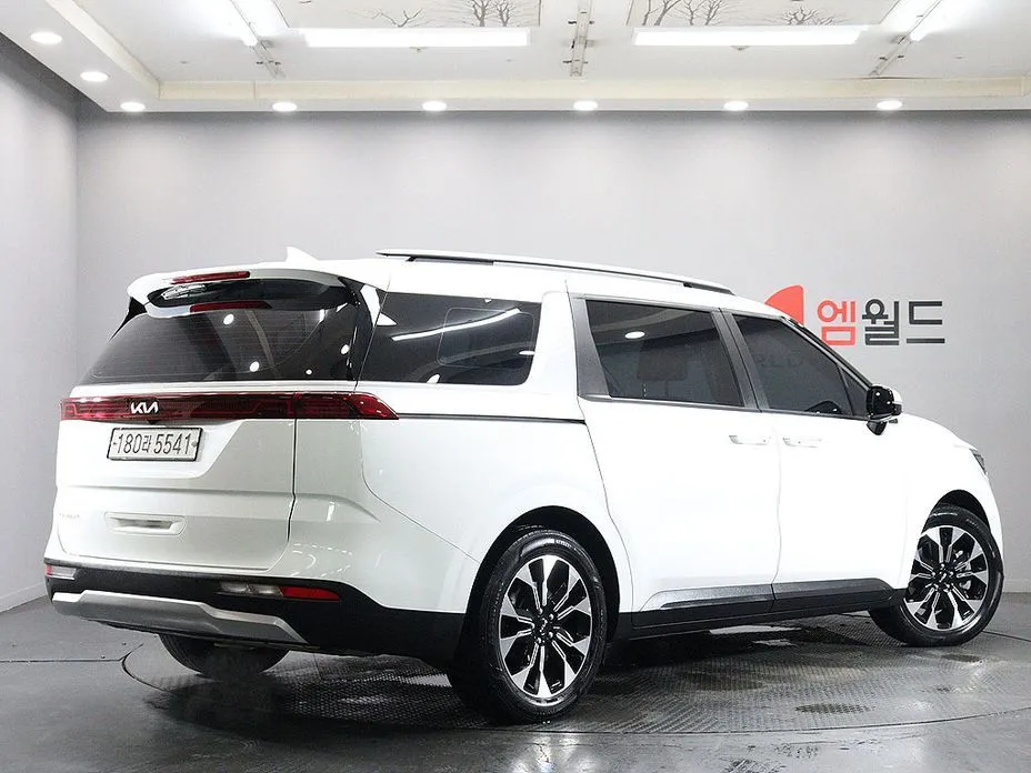 Kia Carnival — фото 4