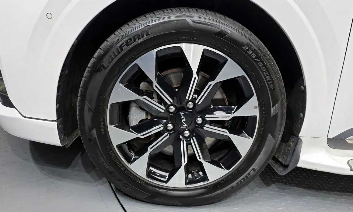 Kia Carnival — фото 10