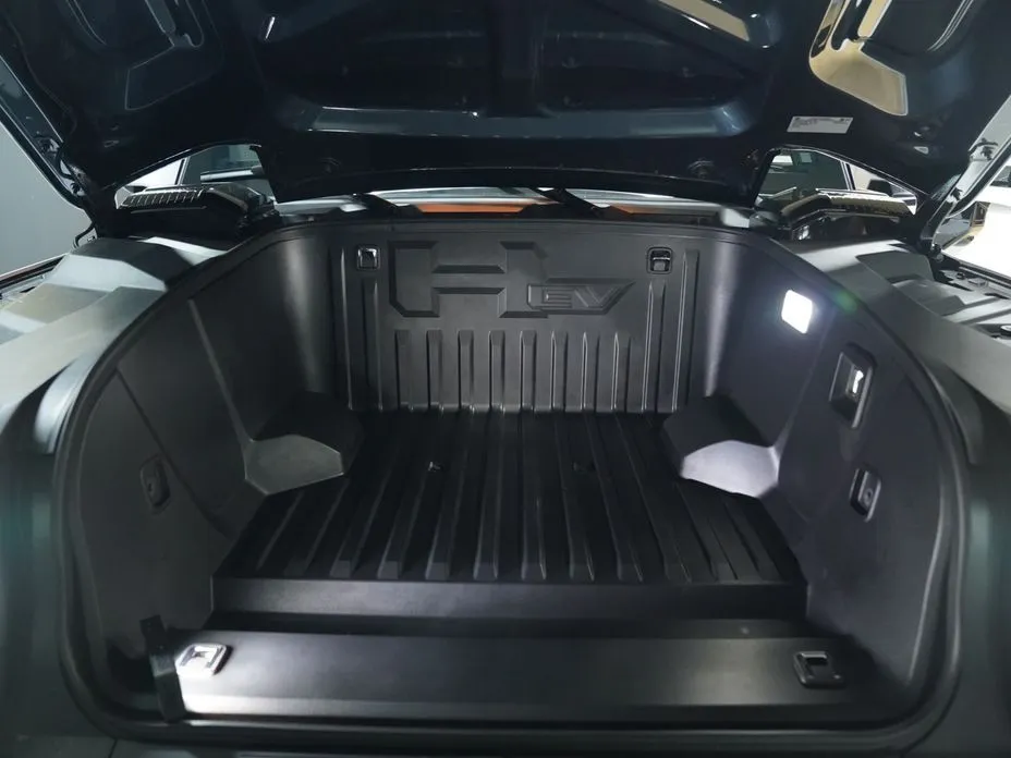 GMC Hummer EV — фото 8