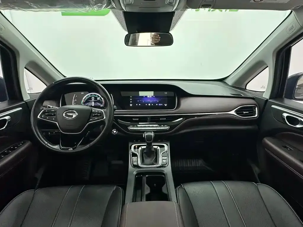GAC Motor Trumpchi M6 — фото 10