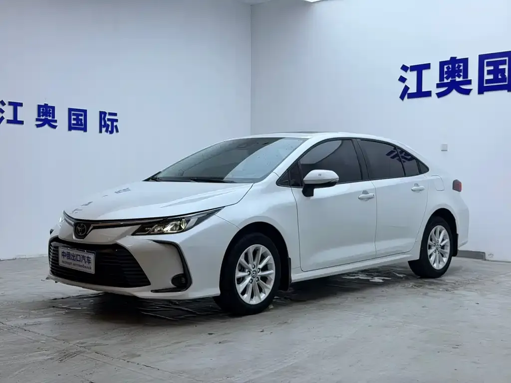 Toyota Corolla — фото 1