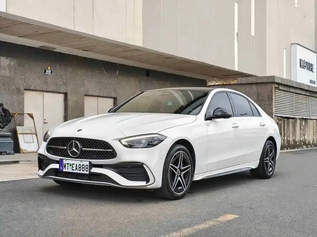 Mercedes-Benz C-Class — фото 1