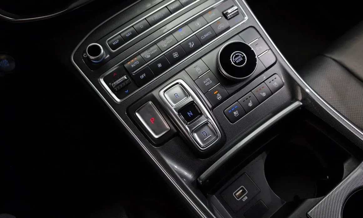 Hyundai Santafe — фото 7