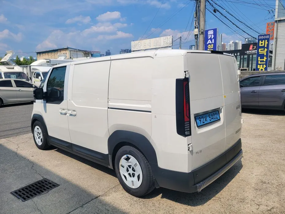 Kia PV5 — фото 10