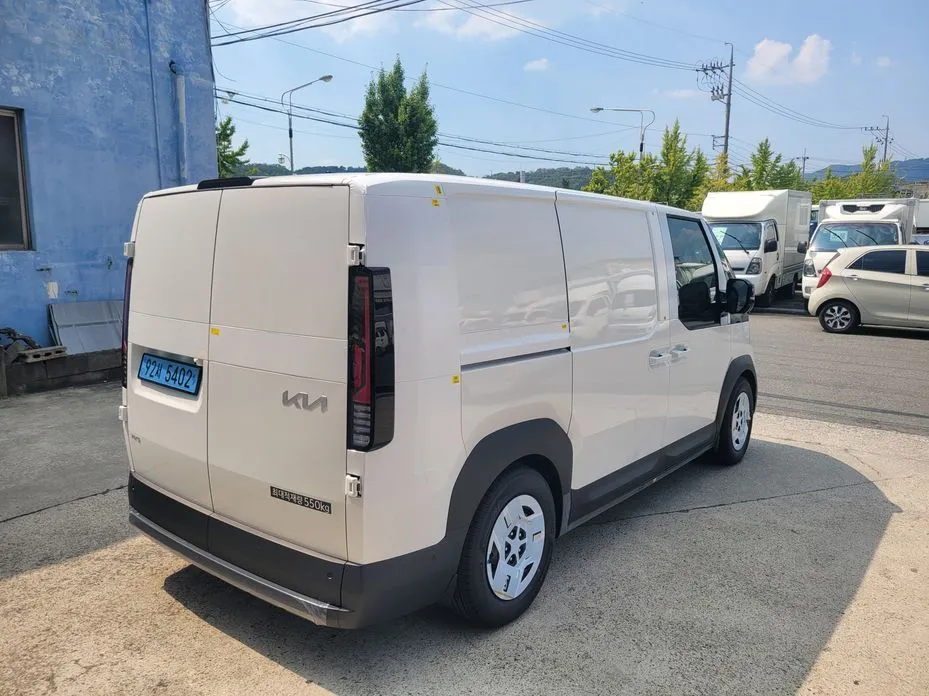 Kia PV5 — фото 8