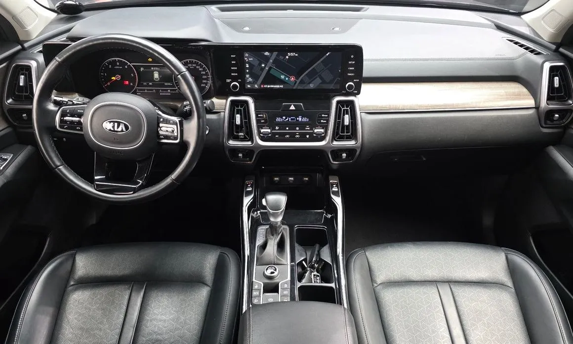 Kia Sorento — фото 9