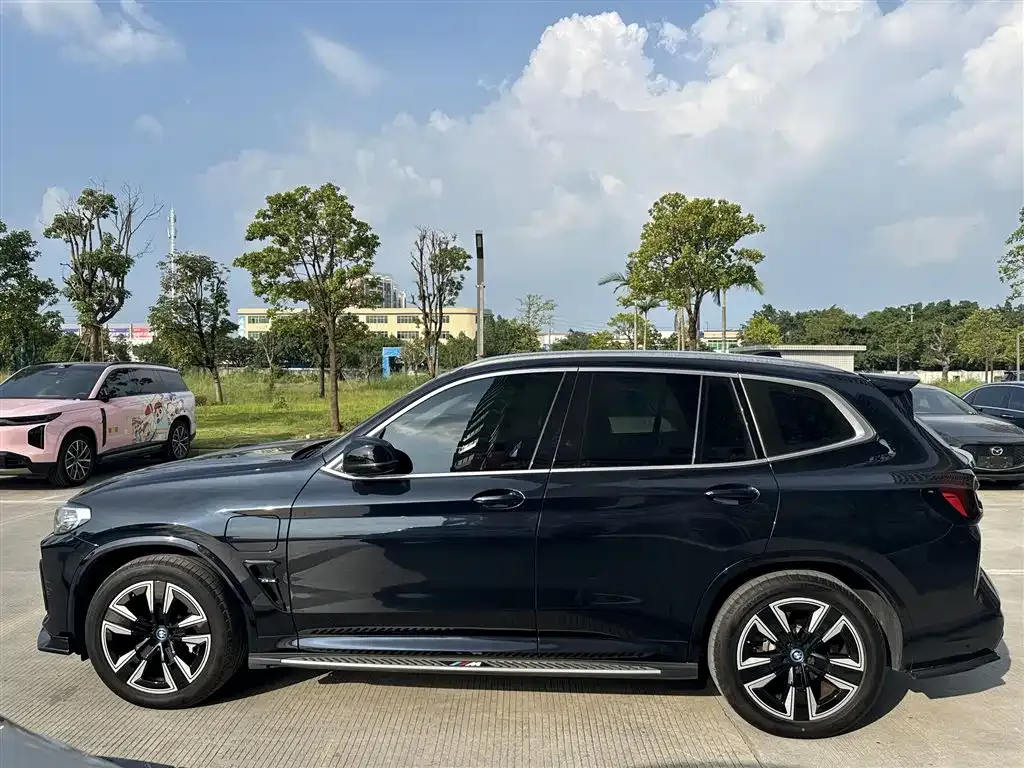 BMW iX3 — фото 4