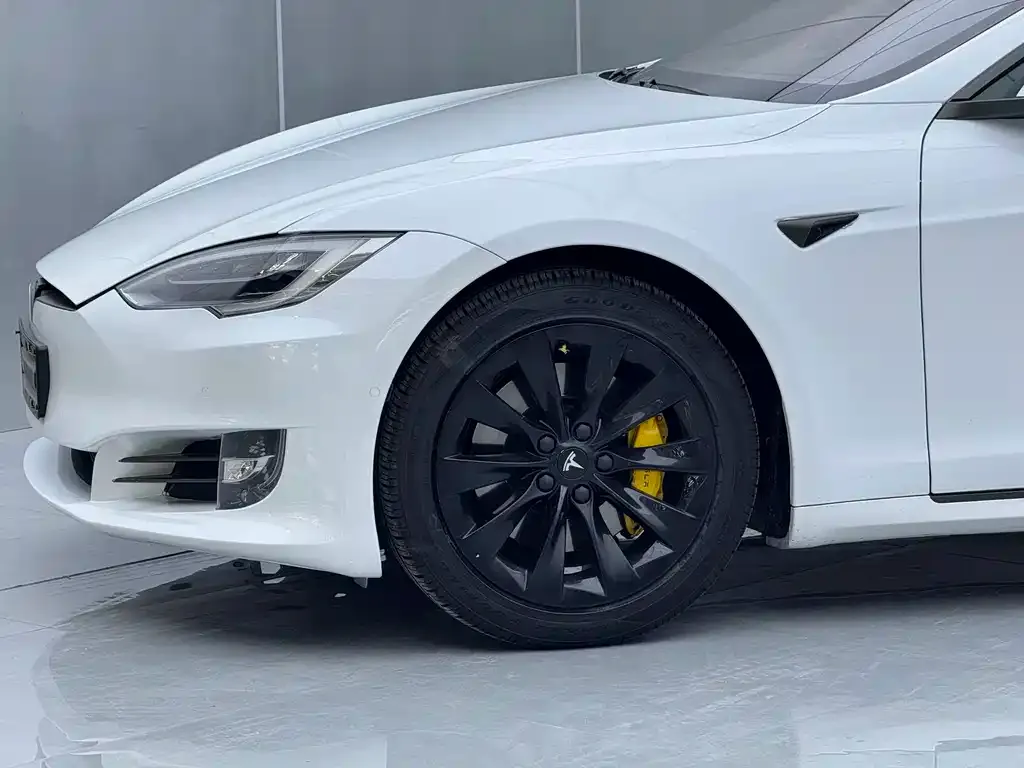 Tesla Model S — фото 10