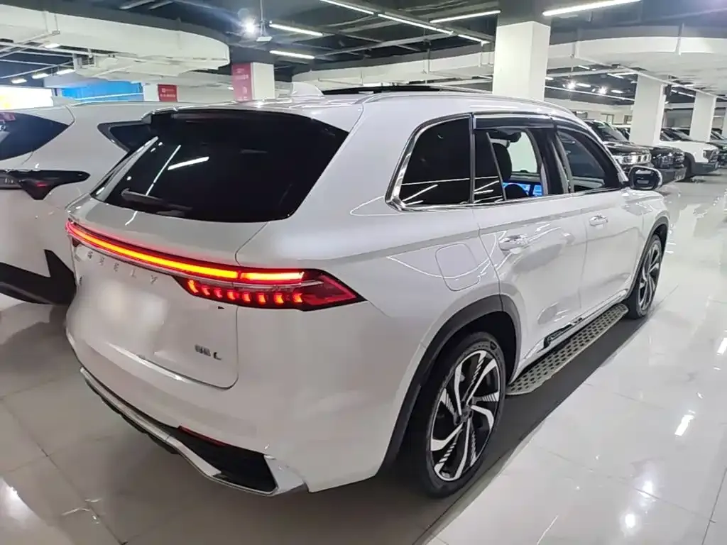 Geely Xingyue L — фото 10