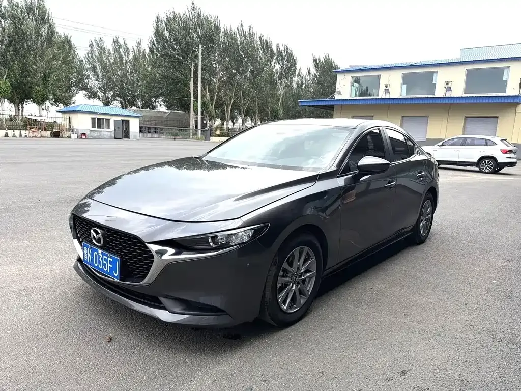 Mazda 3 Axela — фото 1