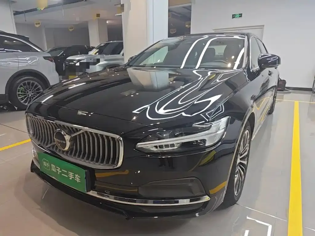 Volvo S90 — фото 1