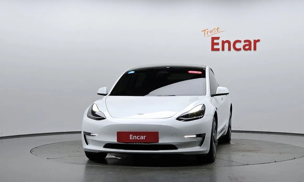 Tesla Model 3 — фото 3