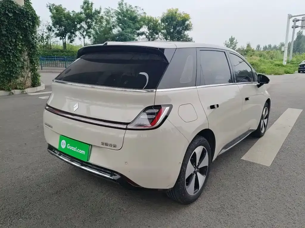 Baojun Yunduo — фото 9