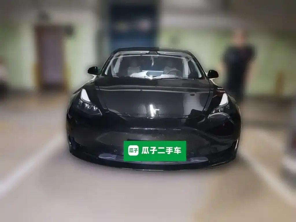Tesla Model 3 — фото 9