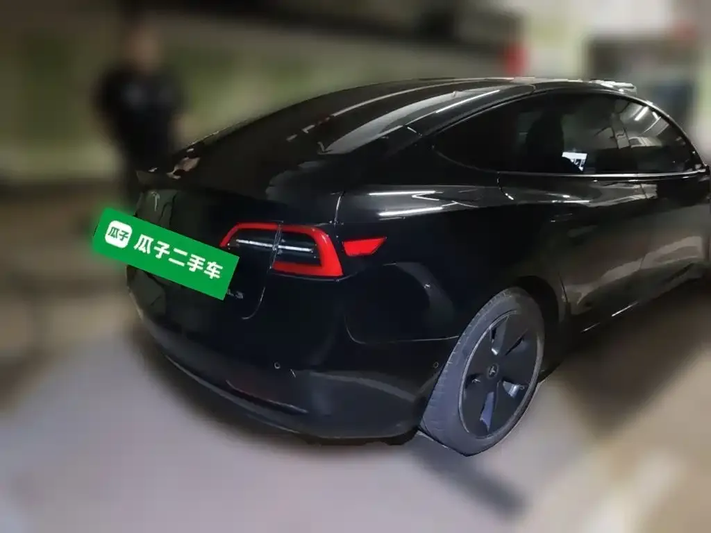 Tesla Model 3 — фото 2