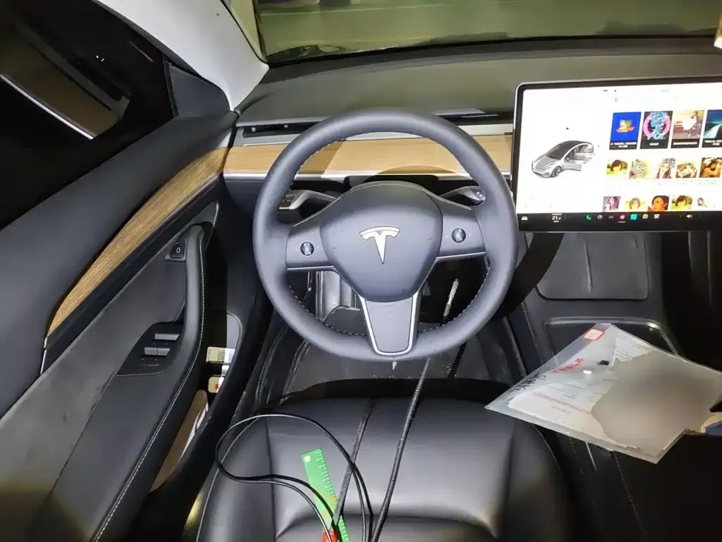 Tesla Model 3 — фото 10