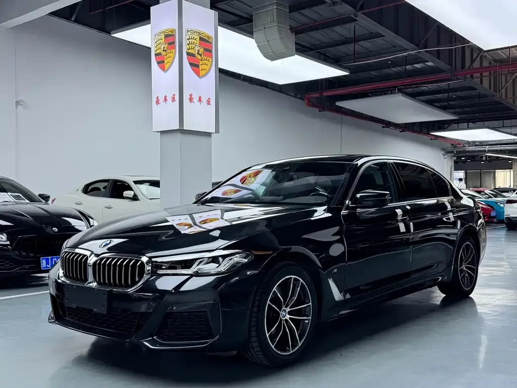 BMW 5 Series — фото 1
