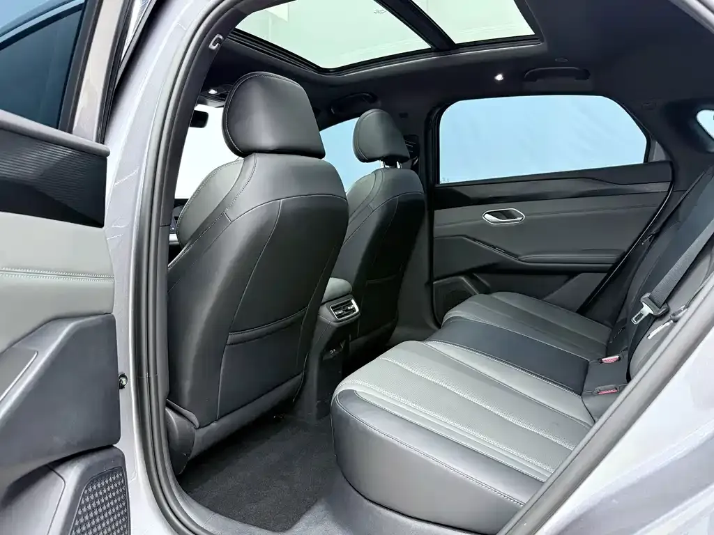 BYD Qin L — фото 9