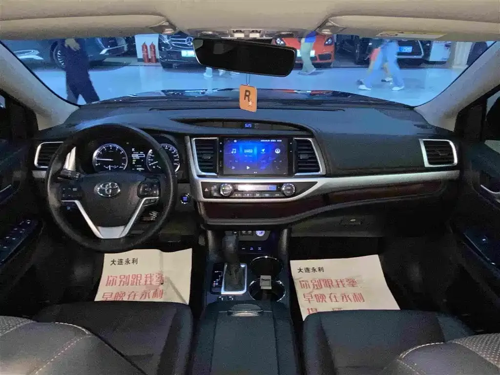 Toyota Highlander — фото 2