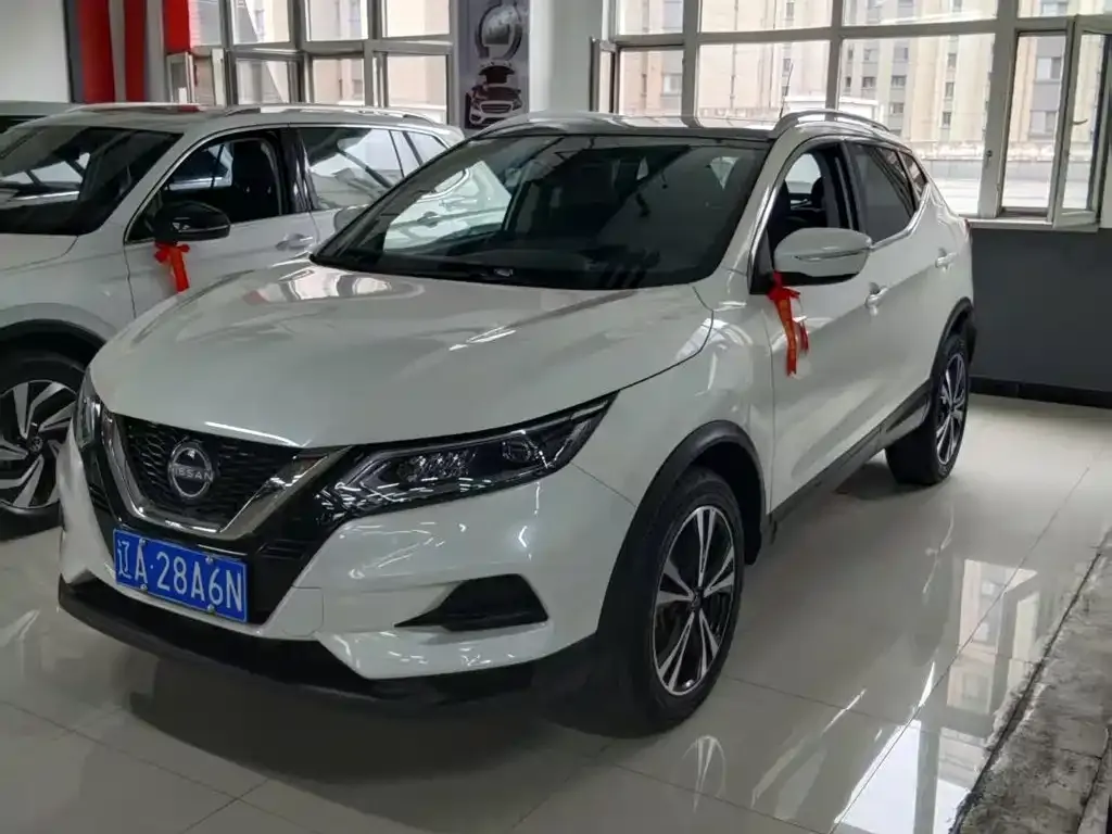 Nissan Qashqai — фото 1