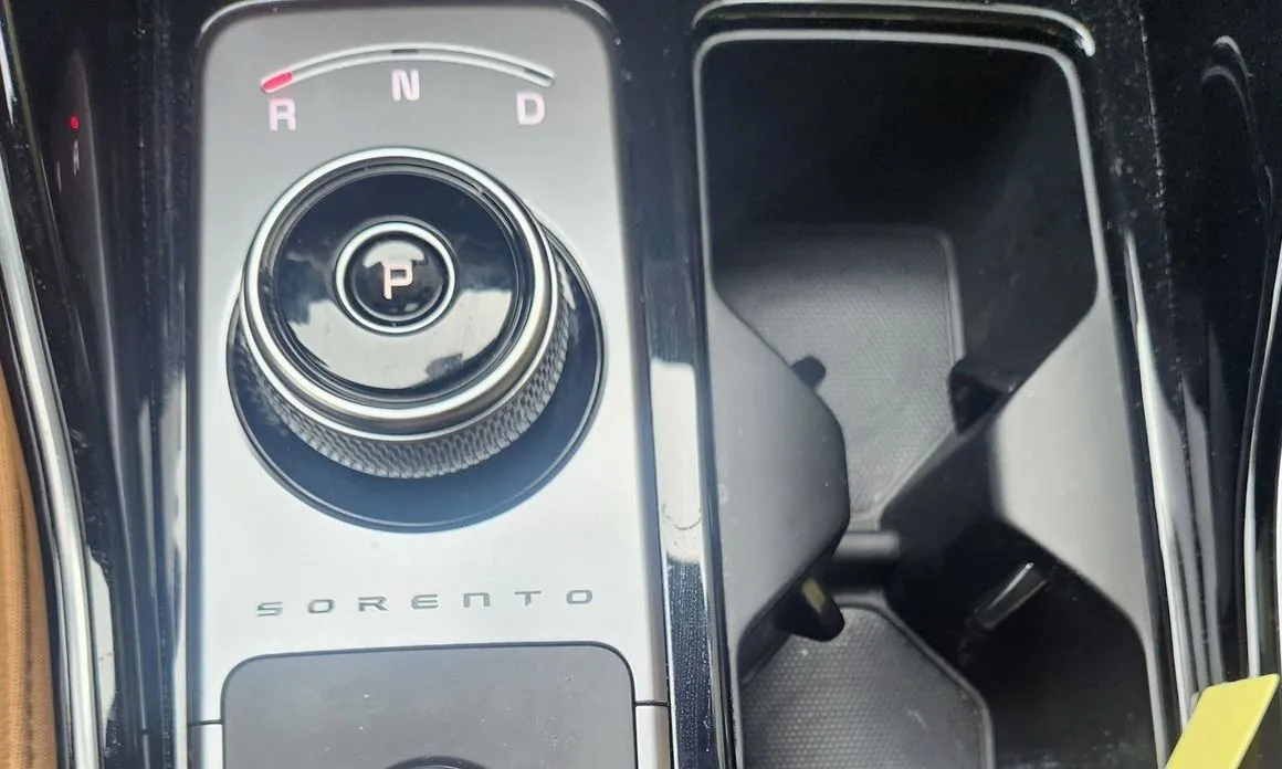 Kia Sorento — фото 7