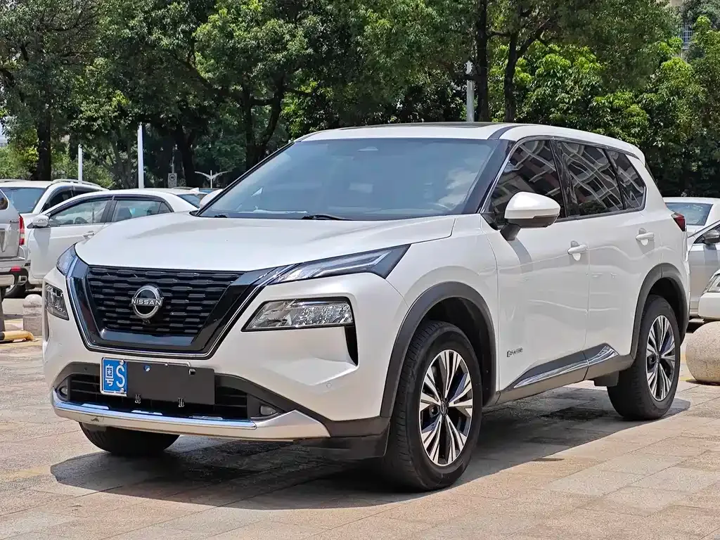 Nissan X-Trail — фото 1